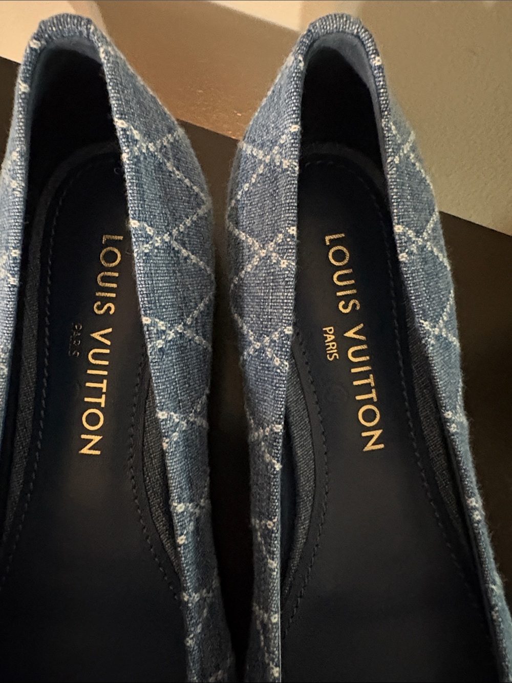 Louis Vuitton Denim Quilted Navy Ballet Flats with LV Plaque - Picture 4 of 11